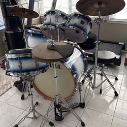 TAMA Drum Set