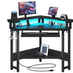 Corner Desk (black, new) 