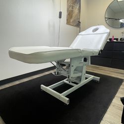 Electric Spa / Lash Bed
