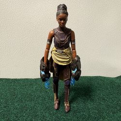 Marvel Legends Shuri