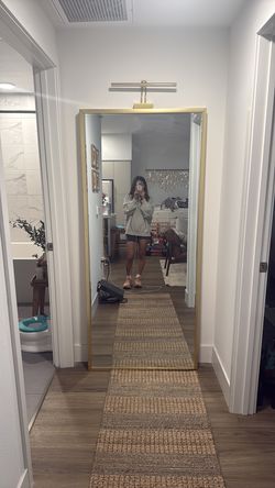 Gold mirror