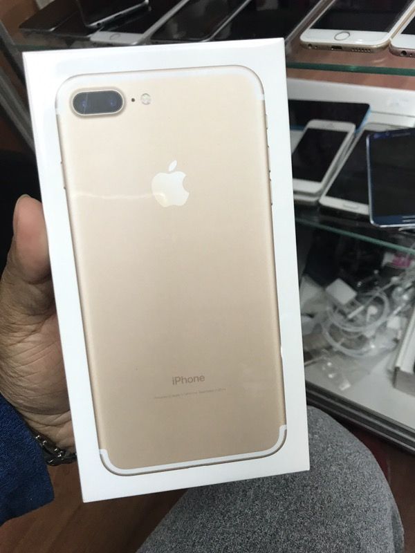 iPhone 7 plus 128gb gold Factory unlocked Sealed