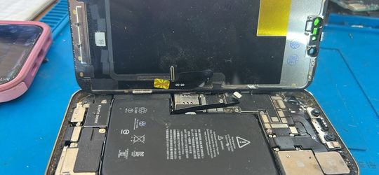 iPhone 14 Screen