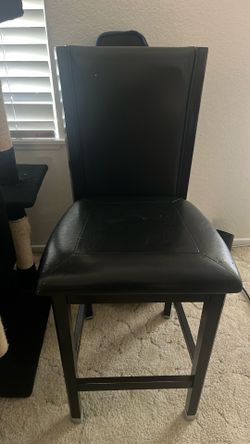 4 High Chairs With Table