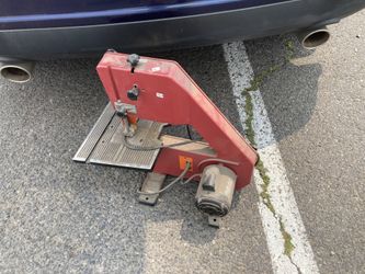 10” metal blade Electric bandsaw works real good 55$ OR CITY