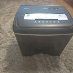 Avita MD 1200 Shreader 