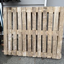 3 Free Pallets 
