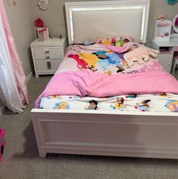 Kids bedroom set