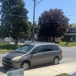 2004 Toyota Sienna 