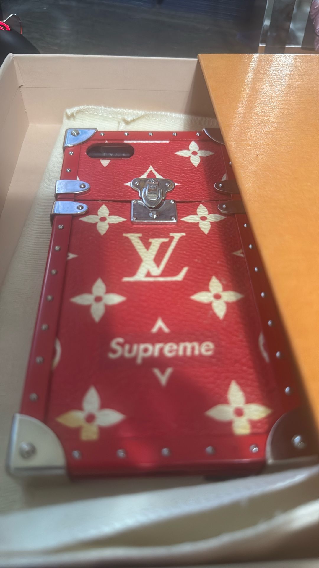 Louis Vuitton x Supreme 2017 Monogram Eye-Trunk iPhone 7 Lv iPhone