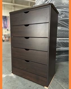 Dresser/ Five drawers dresser