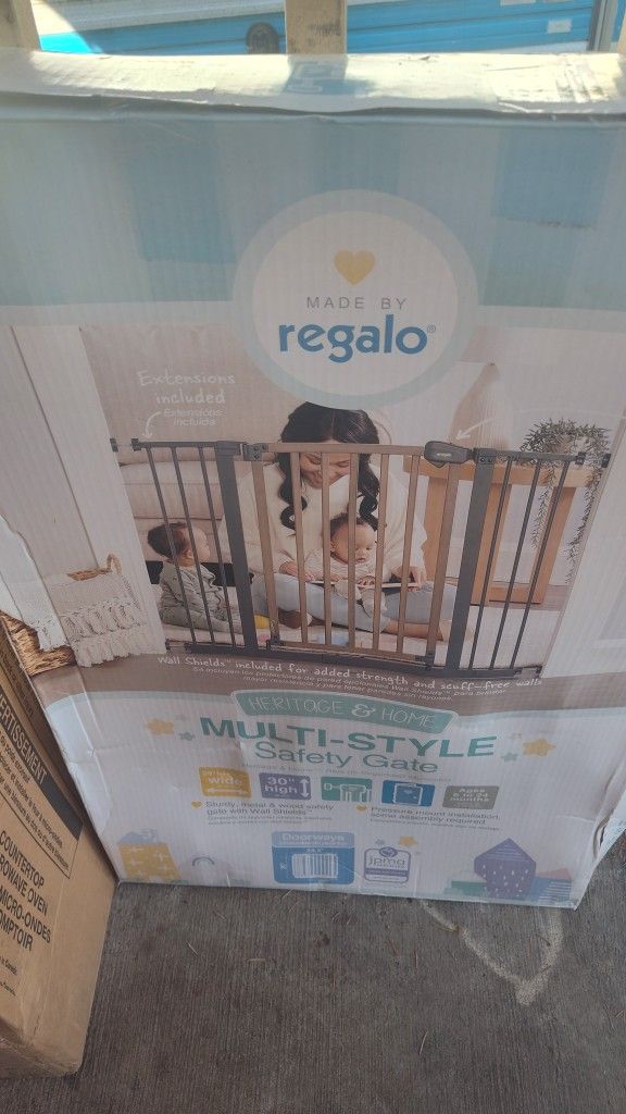 Regalo Heritage & Home Multi-Style Safety Gate