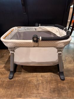 Graco Baby Bassinet