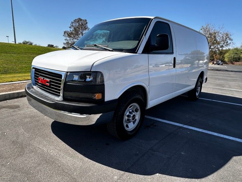 2017 GMC Savana Cargo