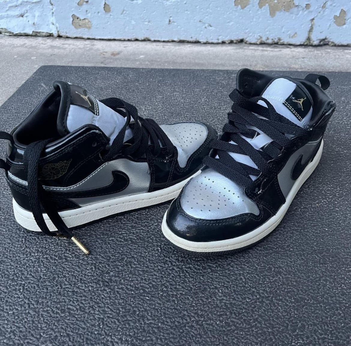 Kids Nike Jordan 1 Mid SE