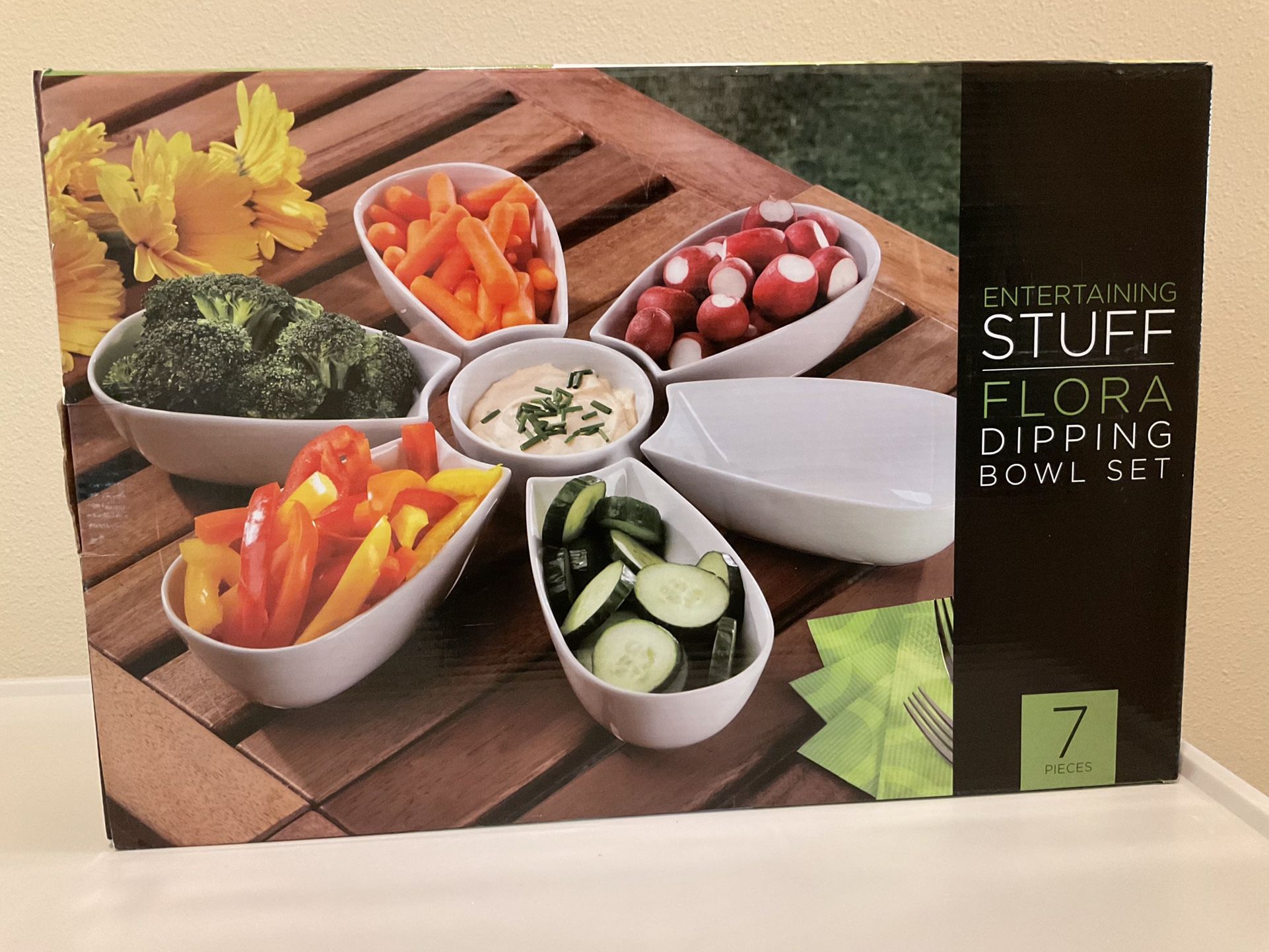 Entertaining Stuff - Flora Dipping bowl set - 7 piece set - white porcelain - New in box