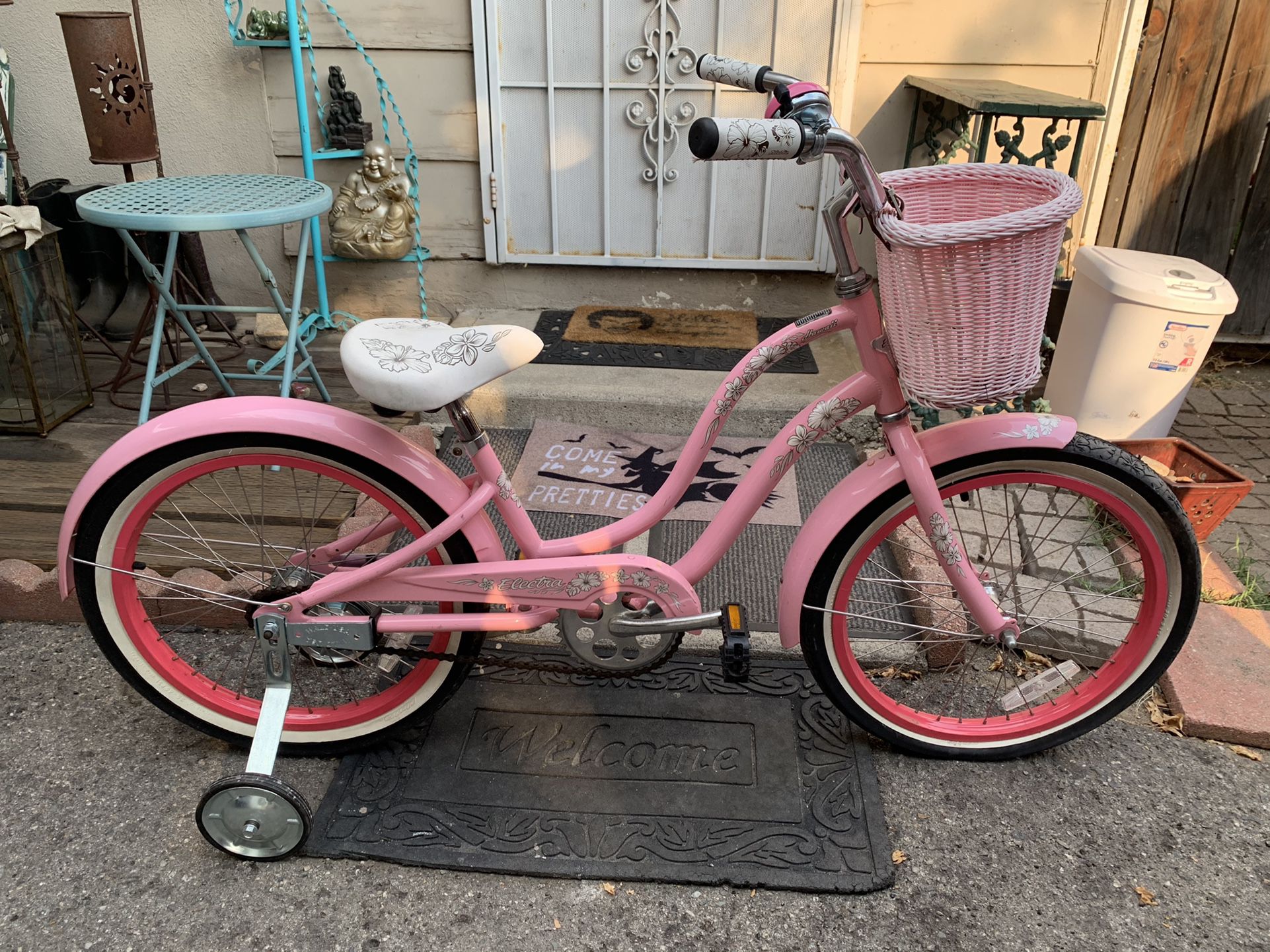 Like New Electra Pink Girls Beach Cruiser Bike