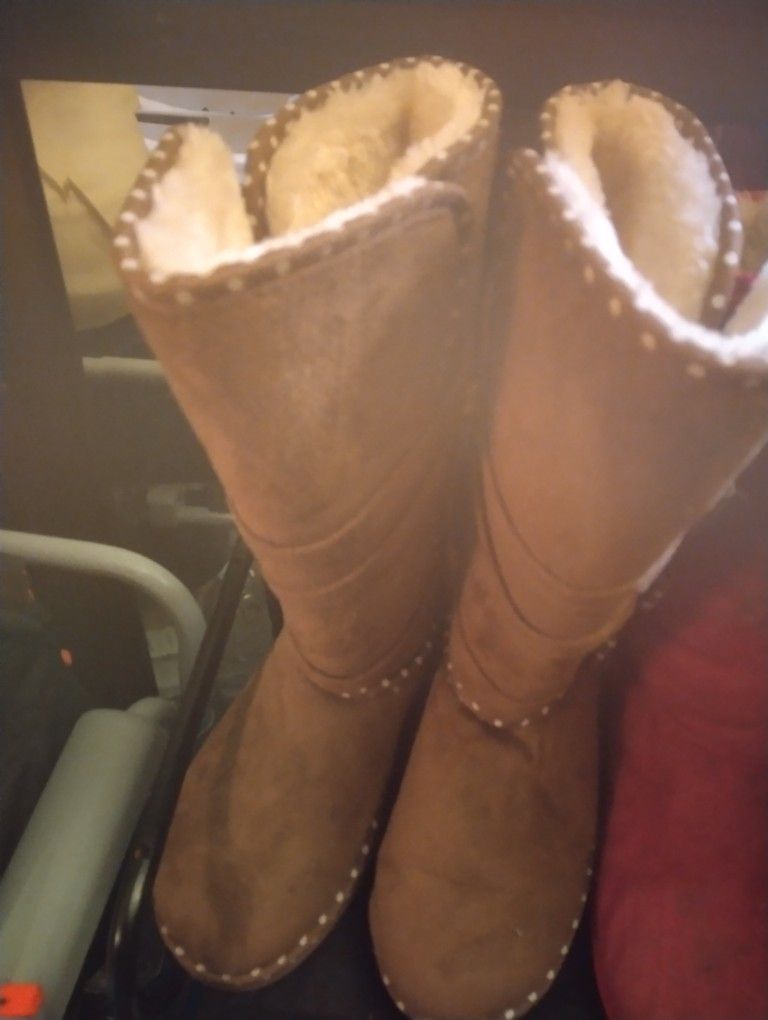 Women's Boots Size 9 Too Small For Me