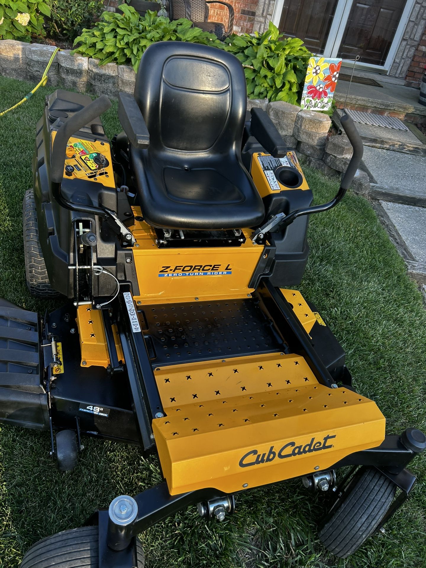 Cubcadet Zero Turn 48” Heavy Duty Commercial Deck 24hp Kohler 