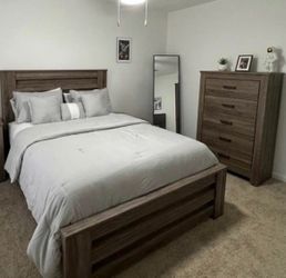 Ashley Furniture Queen Bedroom Set – Warm Gray Oak Finish