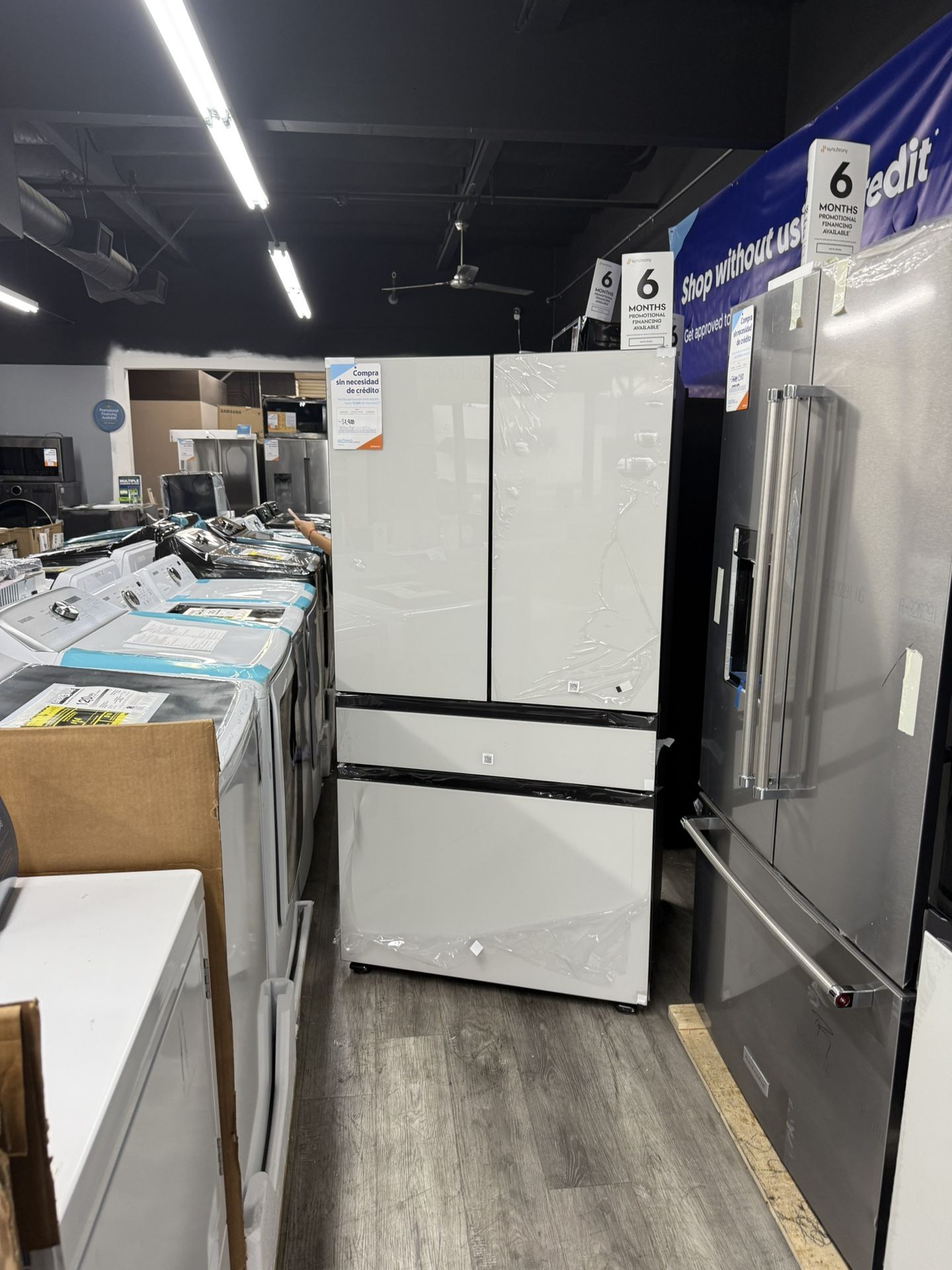 💥ON SALE NOW💥SAMSUNG BESPOKE WHITE GLASS 23 CUBIC FT COUNTER DEPTH REFRIGERATOR WITH BEVERAGE CENTER AND ICE MAKER