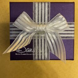 Daniels Diamond ring Size 7