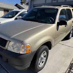 2004 Ford Explorer XLT. V6 