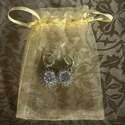 Stunning circular cut women’s Earrings!!!!