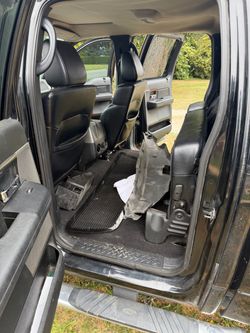 Ford F-150 Crew Cab Truck