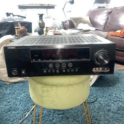 Yamaha AV Receiver RX-V665 (FOR PARTS OR REPAIR)