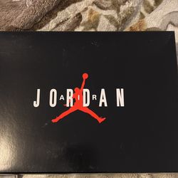 Air Jordans 11 retro low size 10 1/2