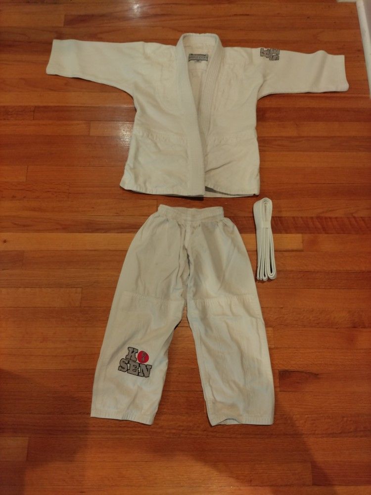 Kid's White Kosen Judo Gi Size 120 with Size 100 White Belt