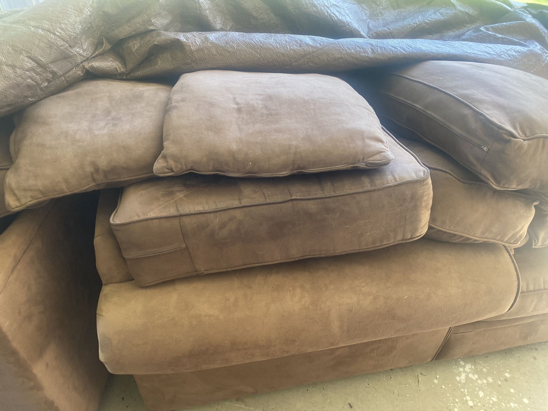 3 Sectional Couch  U Shaped  Good condition