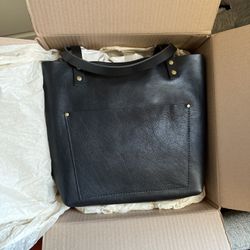 Port Land Leather Purse 