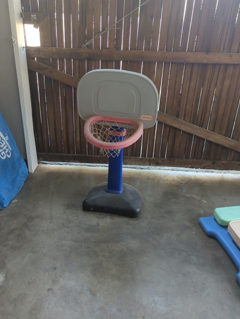 Kid's Basketball Hoop