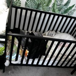 Free baby crib with changing table