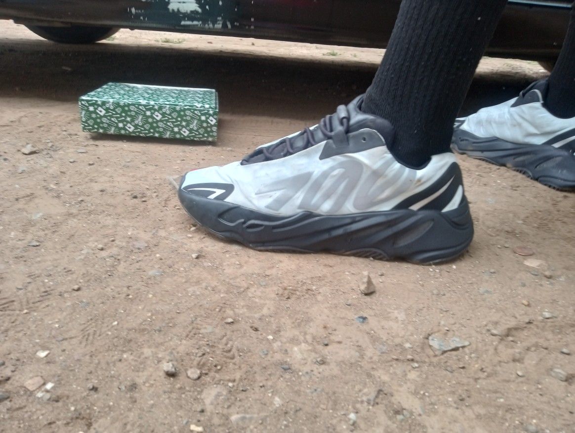 Yeezy 700 Mnvn Bone On Feet Adidas Yeezy Yeezy Boost 700 MNVN