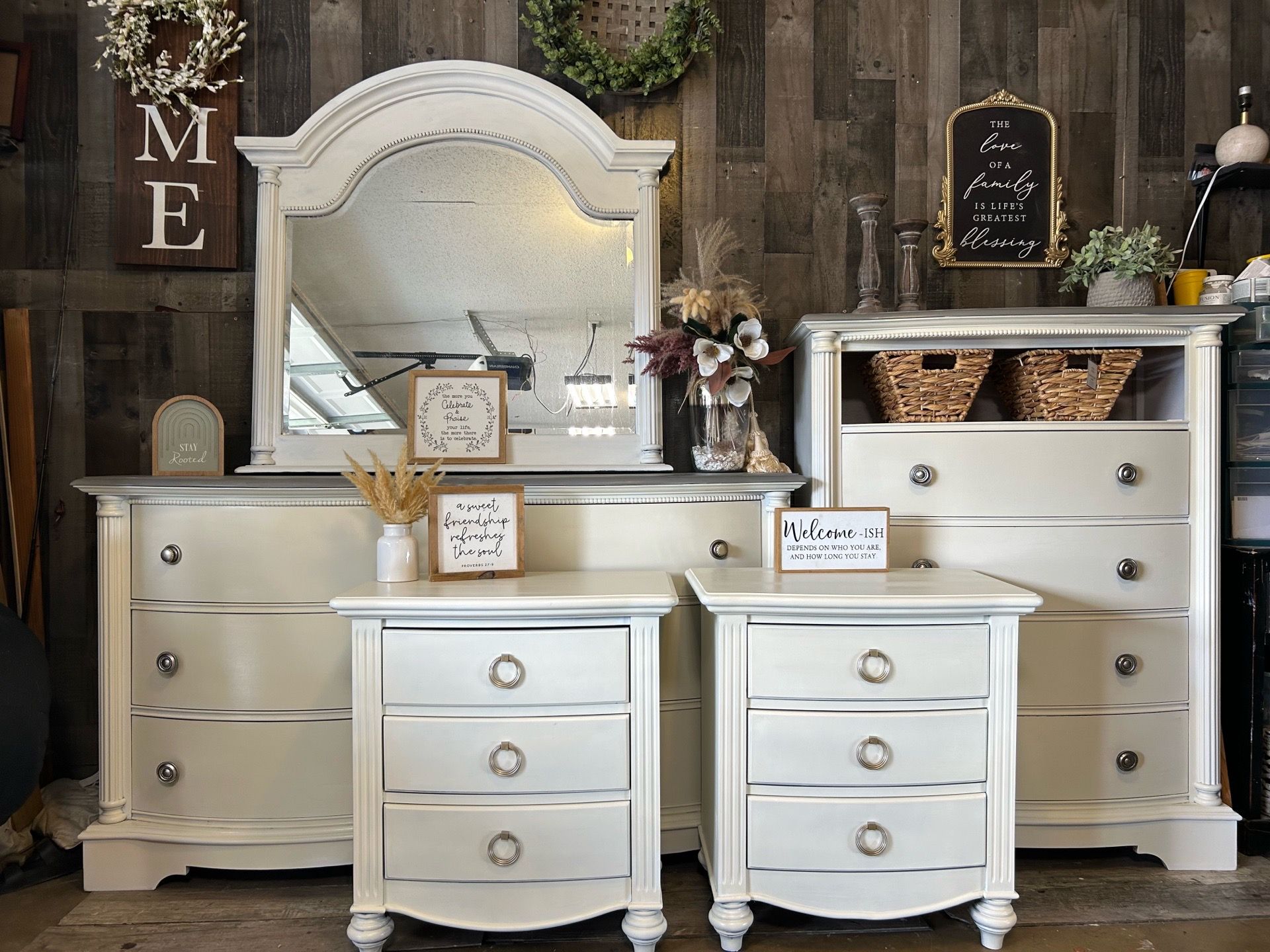 Dresser,Chest & Nightstands