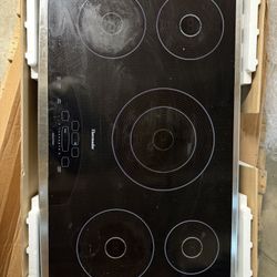 Free Thermador 36" Induction Cooktop