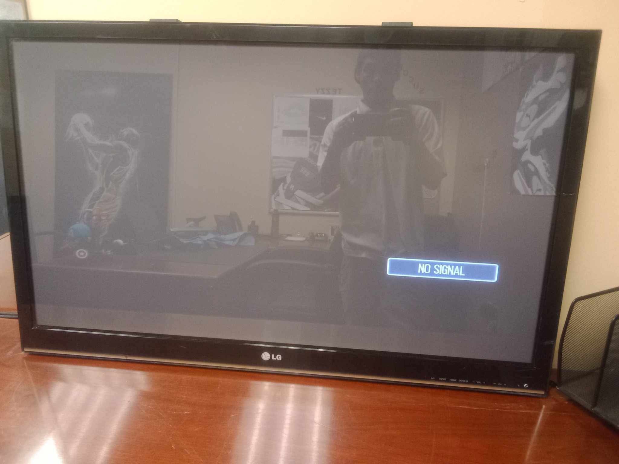 42” Lg Flat Screen With Wall Mount