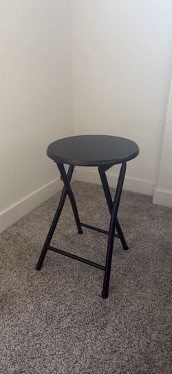 Foldable side table