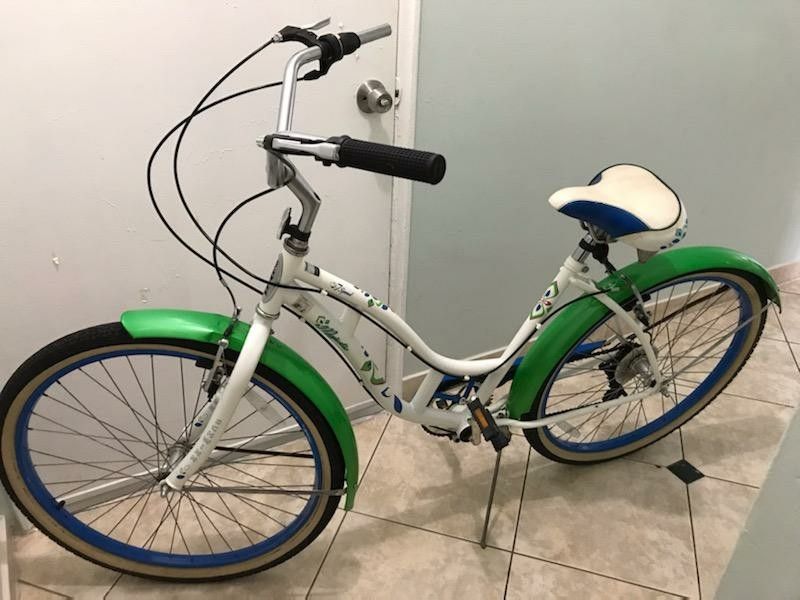 26" Women's Schwinn Majestic 7-Speed Beach Cruiser Bicycle