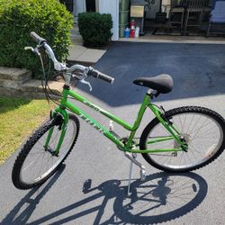 Trek 26-in Bike  820 Like New 