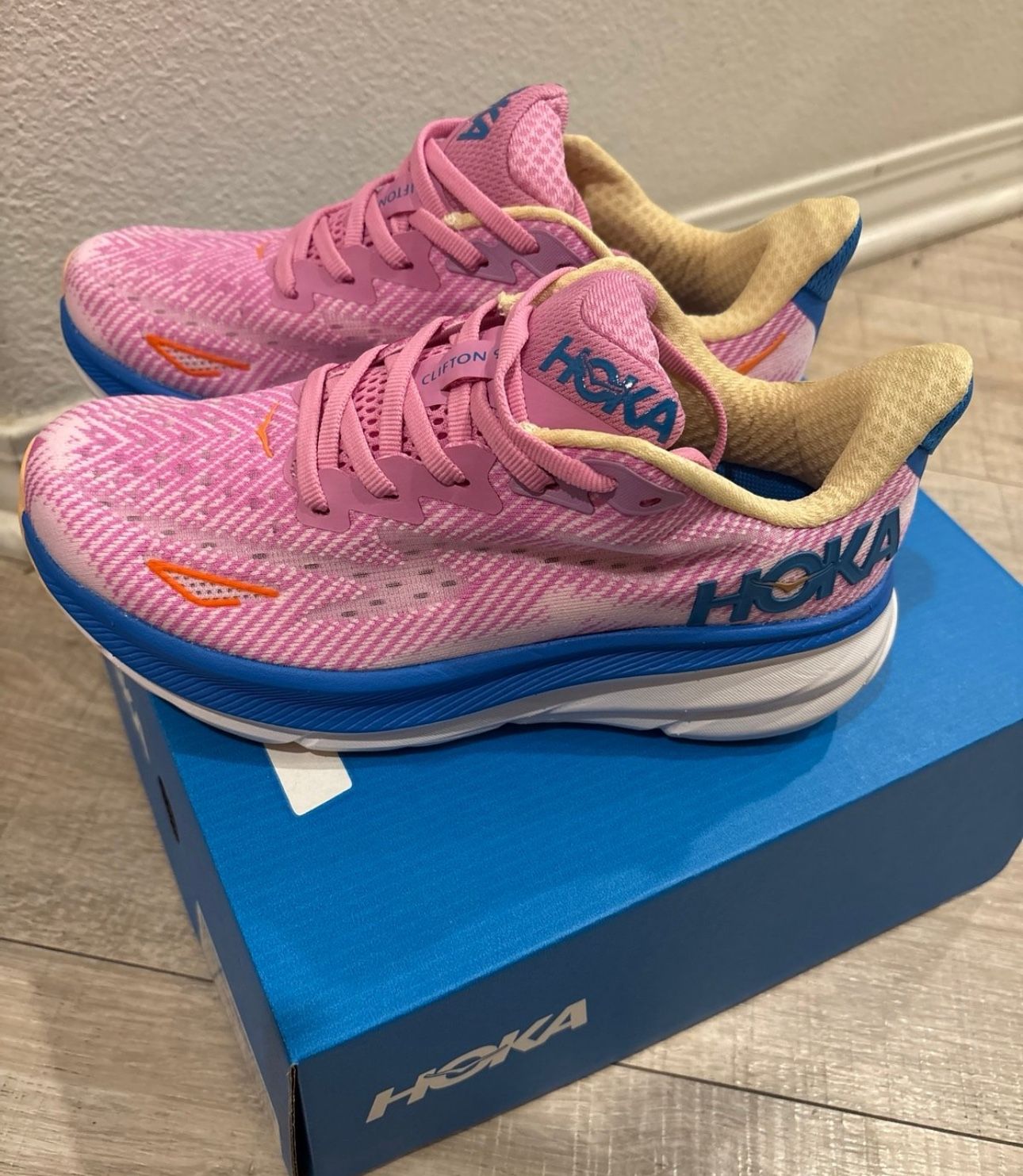 Hoka Woman 6.5