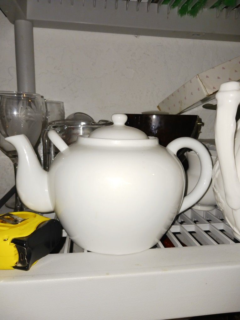 Got 3 Gorgeous Ceramic Tea Pots Sm Larg 6 Sm Look My Post Alot Items