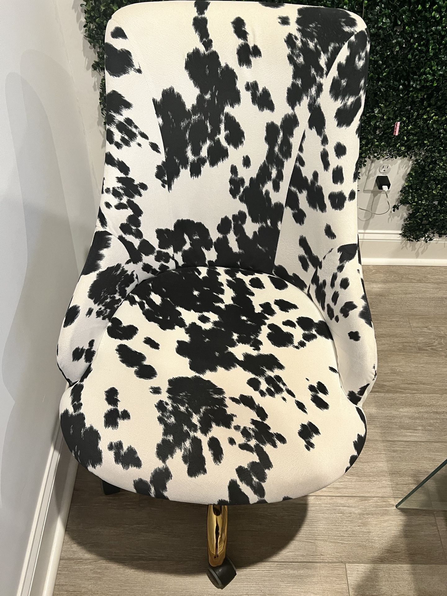 Black & White Cow-Print Accent Chair – Swivel Base
