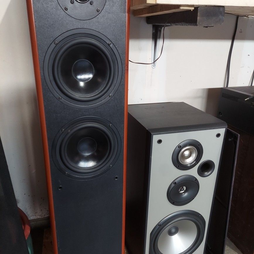 KLH Tower Floor Speakers, Sounds Great, for Sale in Cedar Lake, IN