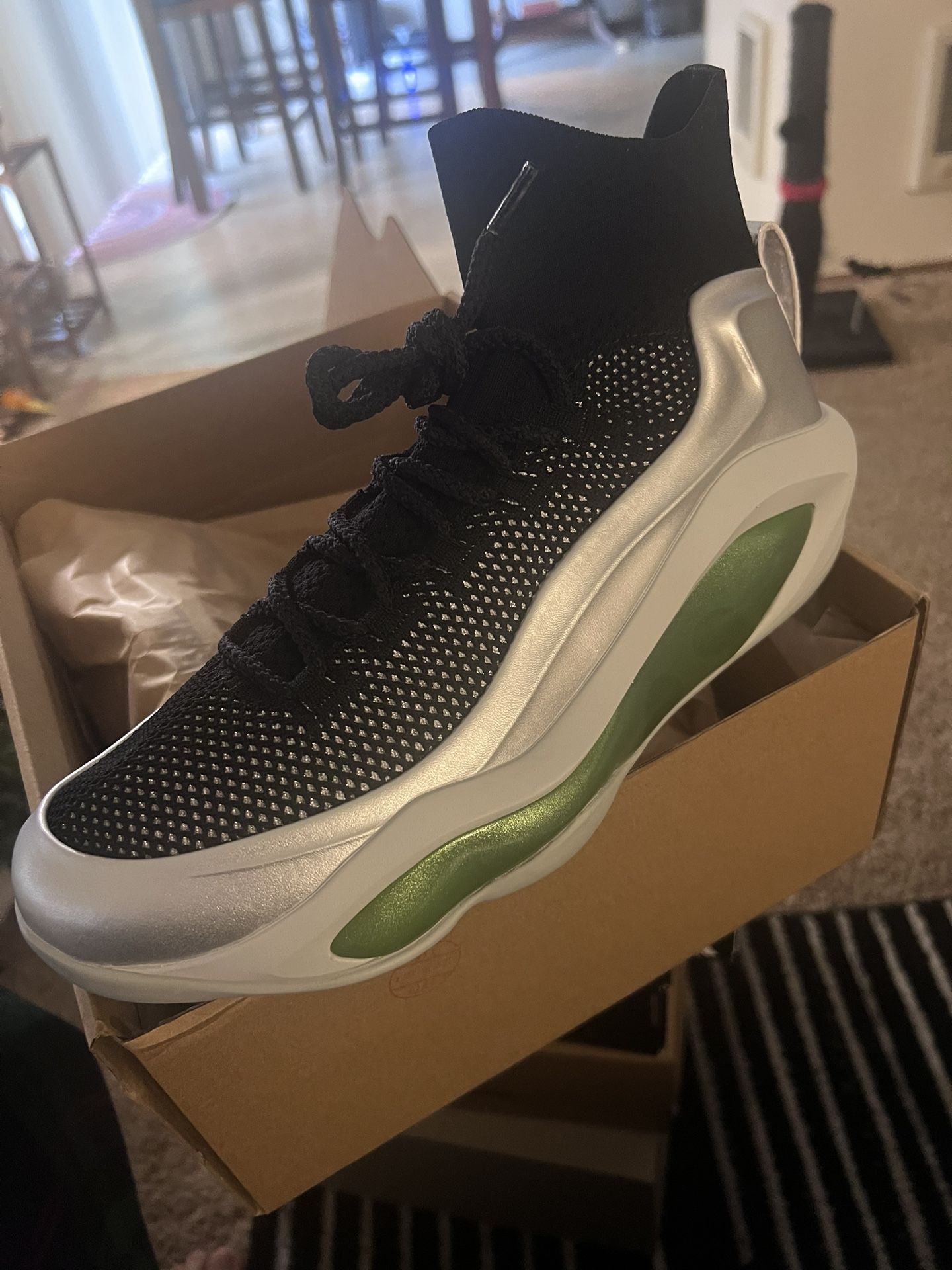 EQLZ Basketball Shoes Size 11