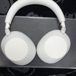 Sony WH1000XM6 headphones 