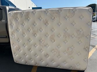 Queen Size Pillow Top Mattress with box spring